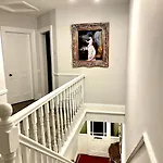 At Granny's, 4 Bed Terrace On Iconic Canal Apartment Galway