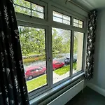 Apartment At Granny's, 4 Bed Terrace On Iconic Canal
