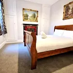 At Granny's, 4 Bed Terrace On Iconic Canal Apartment Galway