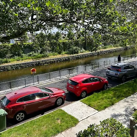 At Granny's, 4 Bed Terrace On Iconic Canal Galway