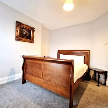 At Granny's, 4 Bed Terrace On Iconic Canal * Galway