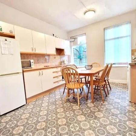 At Granny's, 4 Bed Terrace On Iconic Canal Apartment *