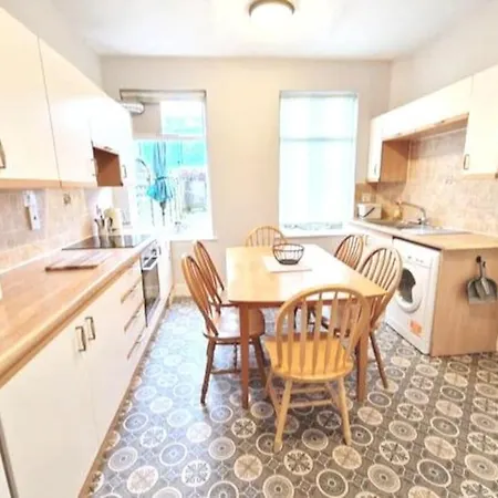 At Granny's, 4 Bed Terrace On Iconic Canal Apartmán *